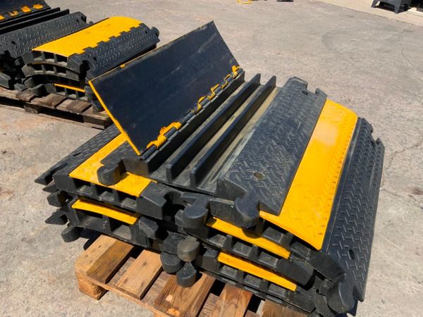 INTERLOCKING CABLE PROTECTION RAMPS....2224. 360610293