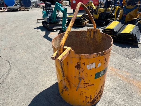 500 ltr CONCRETE TIPPING RUBBLE SKIP POT...978 360611182