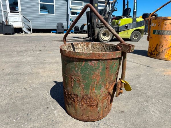100 ltr CONCRETE TIPPING RUBBLE SKIP POT...727. 360611245