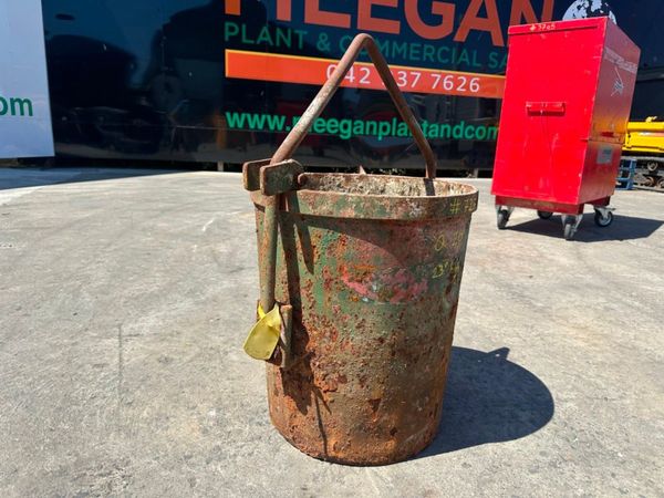 100 ltr CONCRETE TIPPING RUBBLE SKIP POT...727. 360611243