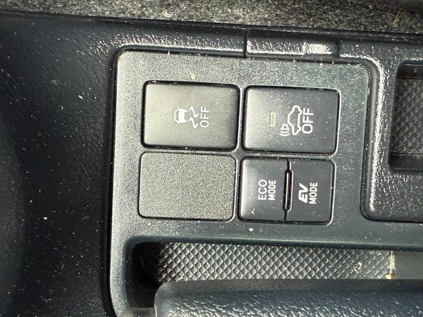 2017 Toyota Vitz/ Yaris 1.5 Hybrid  automatic, 360639444
