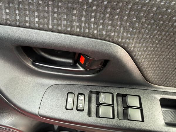 2017 Toyota Vitz/ Yaris 1.5 Hybrid  automatic, 360639447