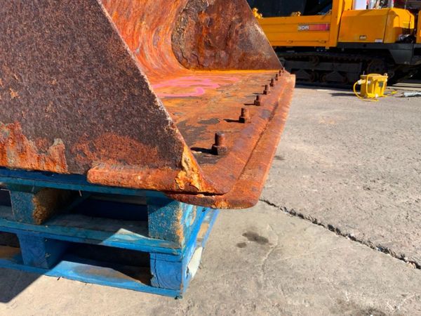 90"  JCB TELEPORTER LOADING BUCKET.....C3PO. 360683848