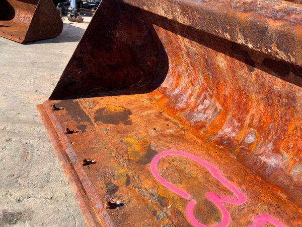90"  JCB TELEPORTER LOADING BUCKET.....C3PO. 360683840