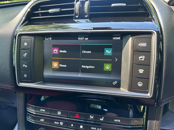 Jaguar F-Pace 2016 R Sport AWD 360697042