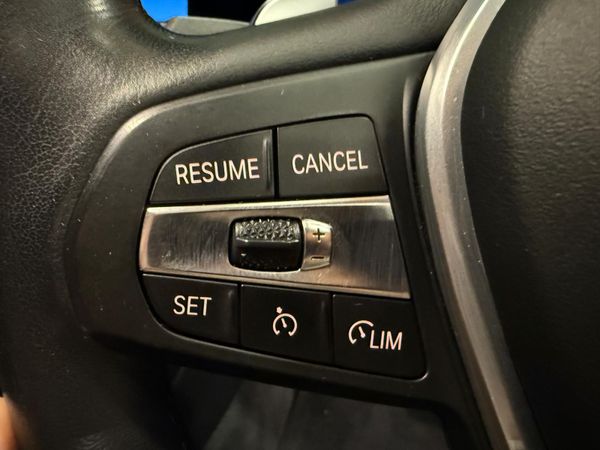 BMW 330e Sport Estate LCi 360697348