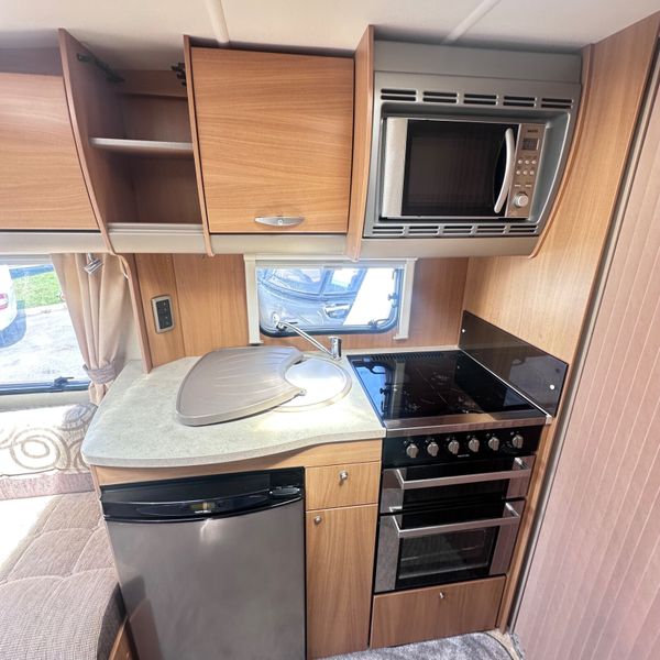 ✨STUNNING SWIFT CHARISMA 4 BERTH FIXED BED✨ 360698339
