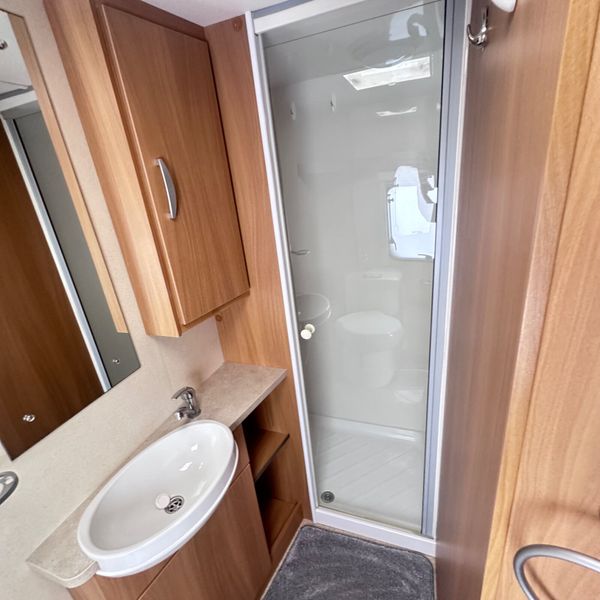 ✨STUNNING SWIFT CHARISMA 4 BERTH FIXED BED✨ 360698345