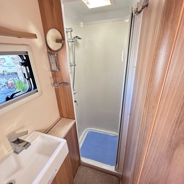 ✨STUNNING BAILEY UNICORN 4 BERTH FIXED BED✨ 360698573