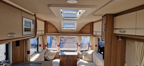Lunar Quasar 6 Berth Caravan 360740417