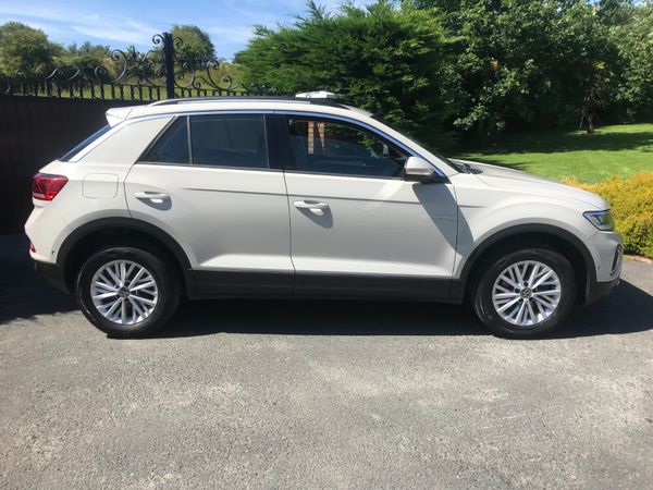 VOLKSWAGEN T-ROC 1.0L TSI PETROL LIFE... 360774558