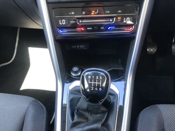 VOLKSWAGEN T-ROC 1.0L TSI PETROL LIFE... 360775718