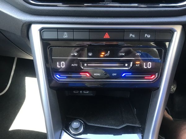 VOLKSWAGEN T-ROC 1.0L TSI PETROL LIFE... 360775719