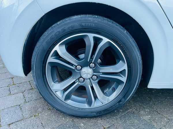 2014 PEUGEOT 208 1.2 AUTO PREMIUM MODEL 360827865