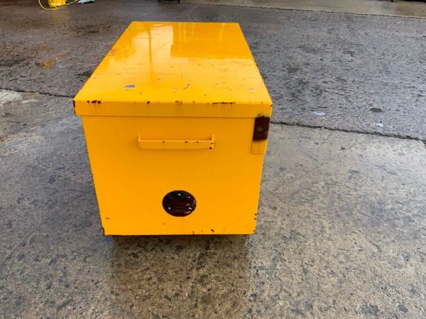 ARMORGARD 'CHEMBANK' STORAGE BOX........1381t. 360837694