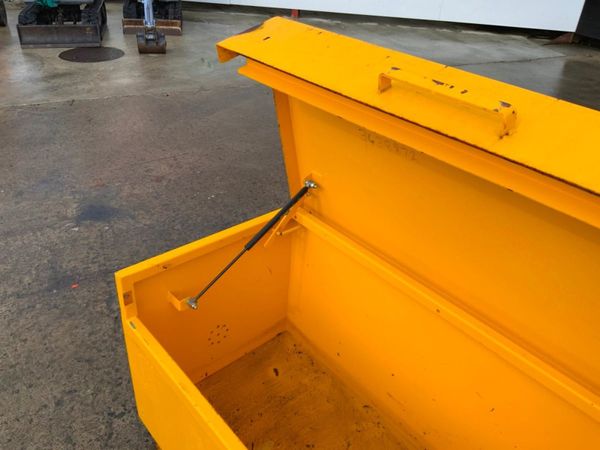 ARMORGARD 'CHEMBANK' STORAGE BOX........1381t. 360837690