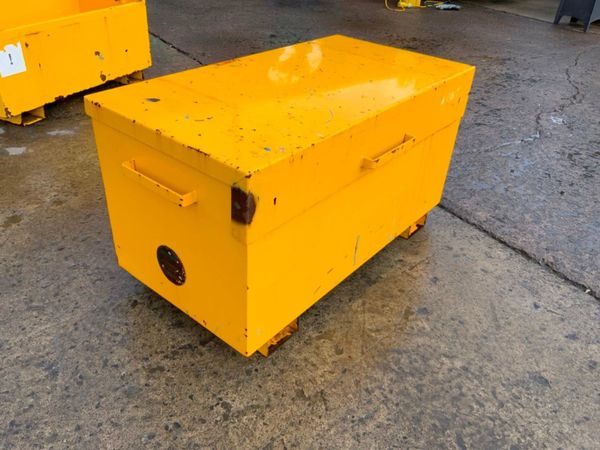 ARMORGARD 'CHEMBANK' STORAGE BOX........1381t. 360837693