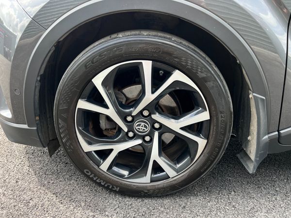 2018 (182) Toyota CH-R Design 1.8 CVT Hybrid 360840213