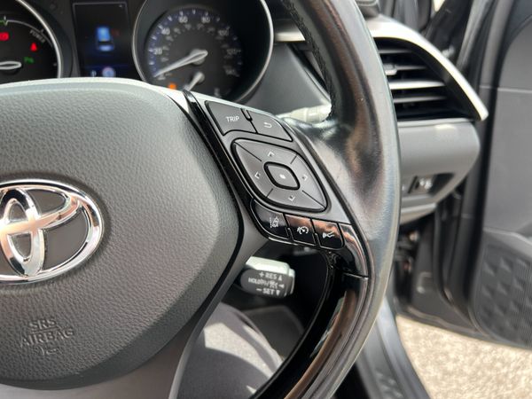 2018 (182) Toyota CH-R Design 1.8 CVT Hybrid 360840228