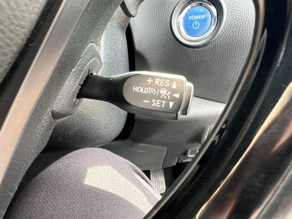 2018 (182) Toyota CH-R Design 1.8 CVT Hybrid 360840229