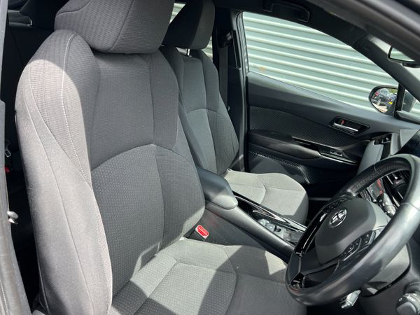 2018 (182) Toyota CH-R Design 1.8 CVT Hybrid 360840221