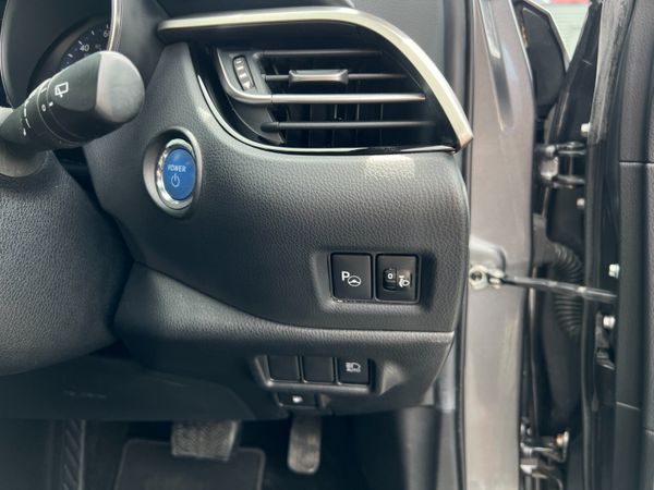 2018 (182) Toyota CH-R Design 1.8 CVT Hybrid 360840242