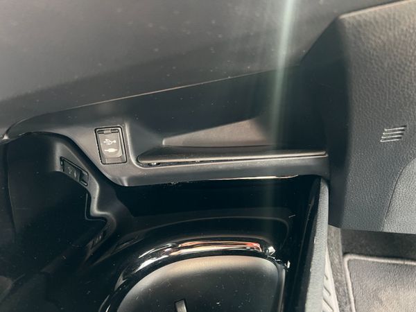 2018 (182) Toyota CH-R Design 1.8 CVT Hybrid 360840243