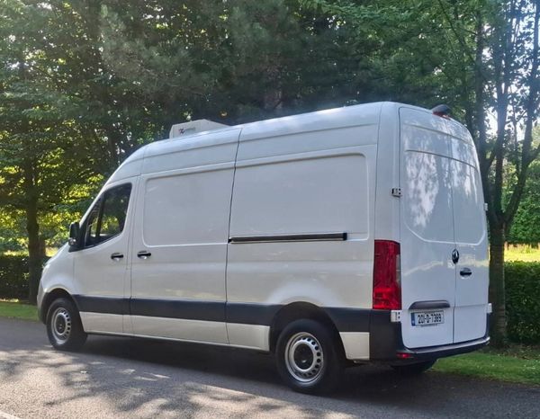 Mercedes-Benz Sprinter Fridge 2020 360854679