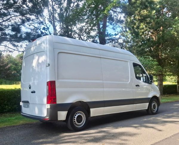 Mercedes-Benz Sprinter Fridge 2020 360854714