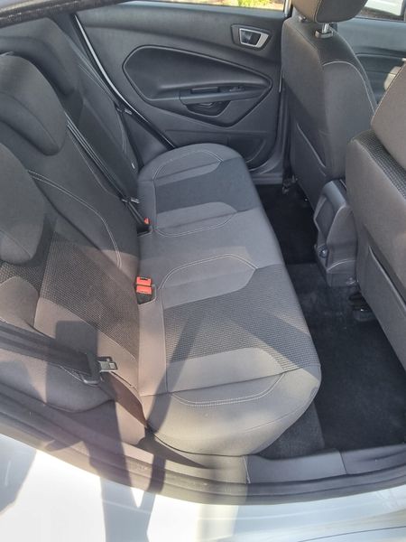 Ford Fiesta 2016 360859694