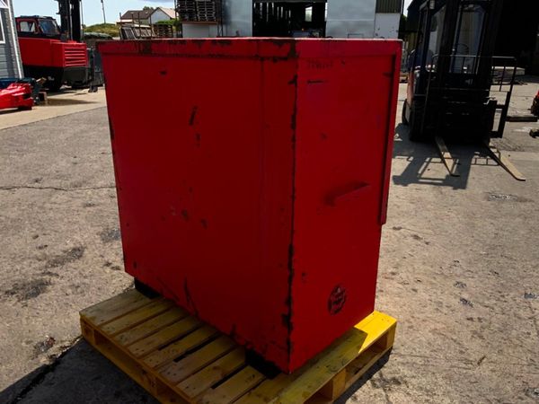 ARMORGARD TOOL CHEST / WORKSHOP VAULT....1374t. 360852563