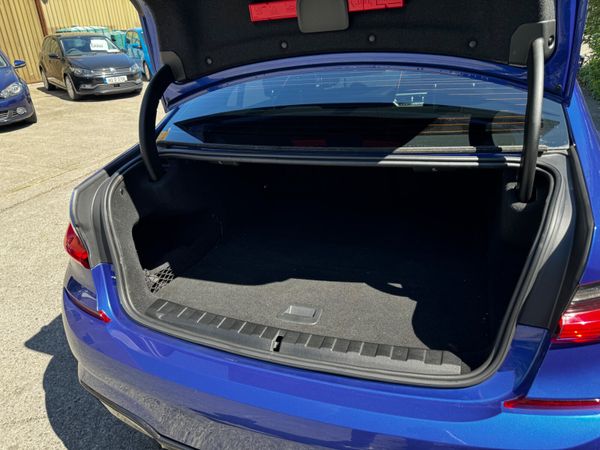 BMW 330e M-Sport Portimao Blue 360874750
