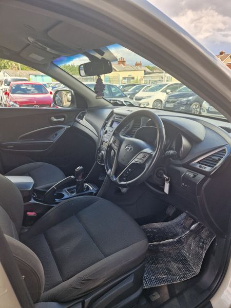 2016 Hyundai Santa Fe |7 Seater| Manual| Beige 360870283