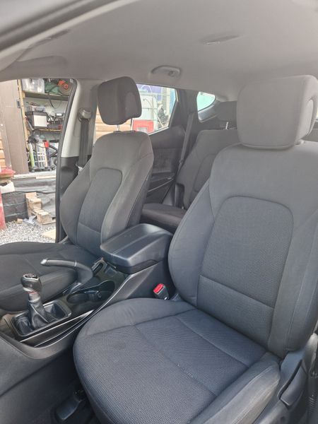 2016 Hyundai Santa Fe |7 Seater| Manual| Beige 360870303