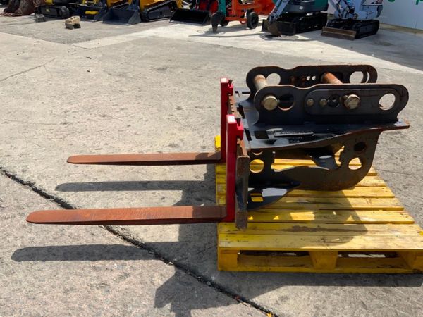 2023 DROMONE PALLET FORK ATTACHMENT.....3668. 360871961