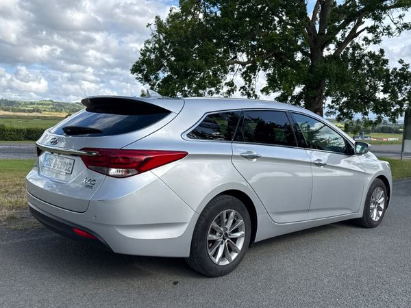 Hyundai i40 2015 SE NAV 1.7 Trade Sale 360897257