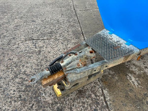 .2000 litre fuel bowser 360892794