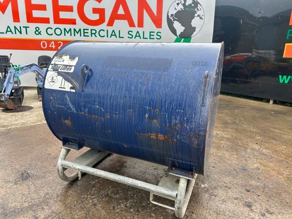 1000 LITRE FUEL PROOF FUEL BOWSER ....48W 360893116