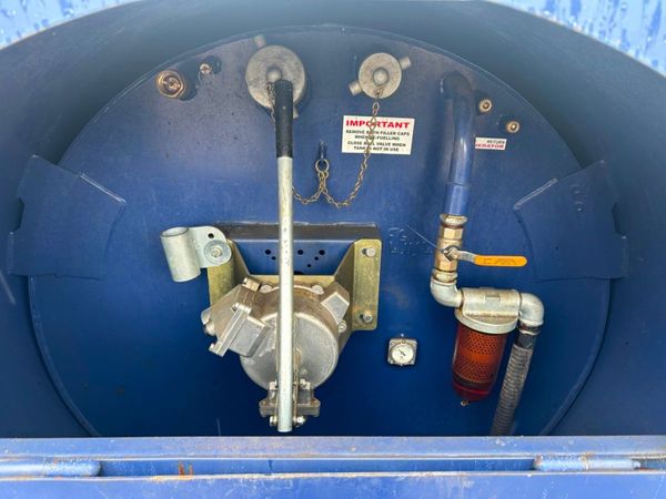 1000 LITRE FUEL PROOF FUEL BOWSER ....48W 360893126