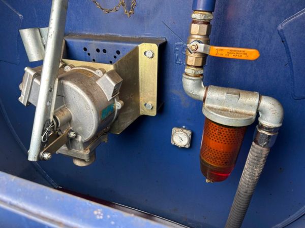 1000 LITRE FUEL PROOF FUEL BOWSER ....48W 360893128