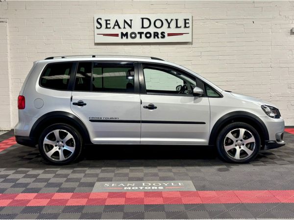 Volkswagen Touran CROSS 1.4 TSI 7 SEATER AUTO 360903548