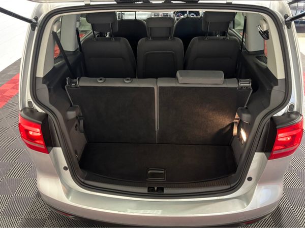 Volkswagen Touran CROSS 1.4 TSI 7 SEATER AUTO 360903565