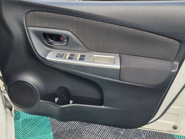 2015 Toyota Vitz Terra Automatic VVTI 360940929