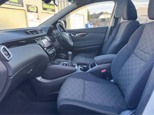 Nissan Qashqai 1.2 SV MY16 NC E6 4DR 360952834