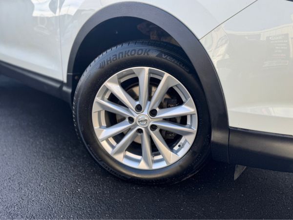 Nissan Qashqai 1.2 SV MY16 NC E6 4DR 360952833