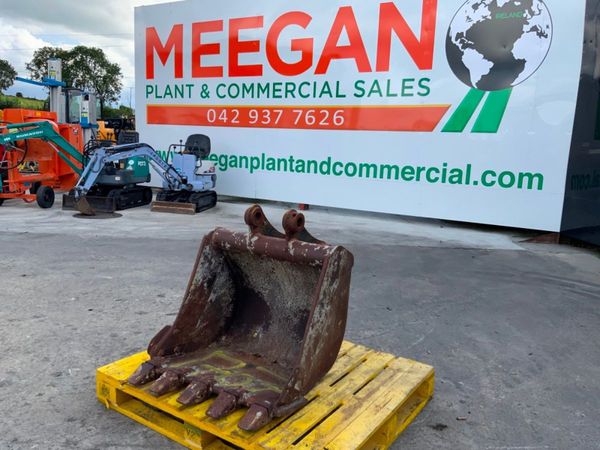 30" DIGGING BUCKET....45mm PINS........1707. 360963666