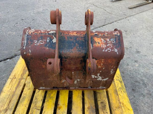 30" DIGGING BUCKET....45mm PINS........1707. 360963660