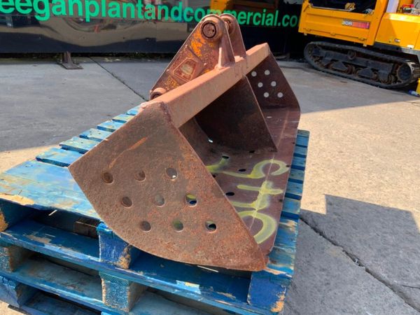 60" JCB GRADING BUCKET.......45mm PINS......345. 360963801