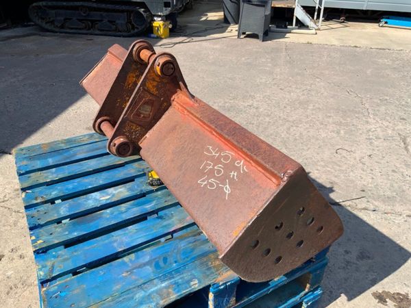 60" JCB GRADING BUCKET.......45mm PINS......345. 360963802