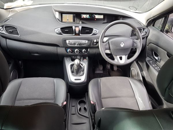 11 SCENIC TOM TOM.. NCT TODAY .. LOW MILES 360979126